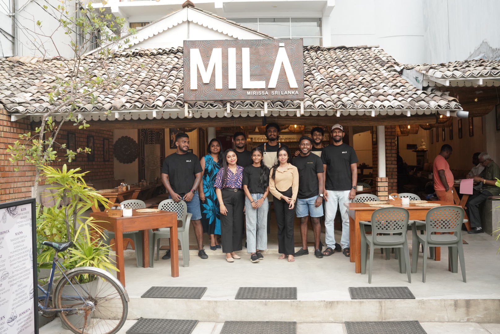 Barista pouring latte art